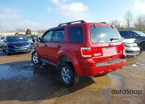 2010 Ford Escape Xlt z USA, uszkodzony, nr VIN 1FMCU9DG8AKC24907